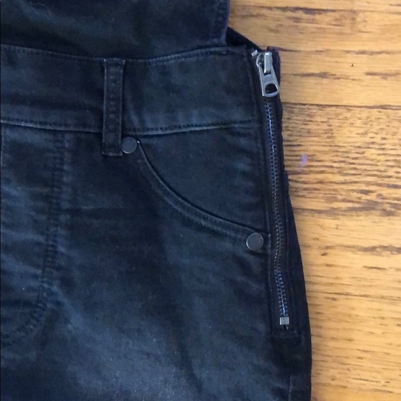 Overall shorts - Picture 3 of 5